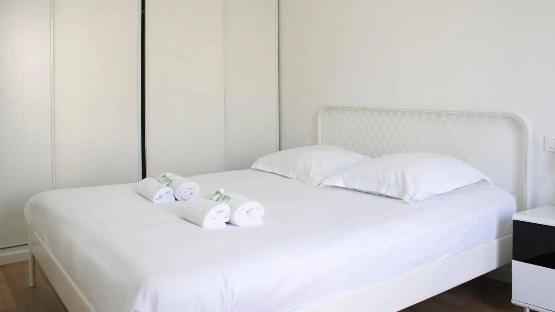 Charming Family T3 In The 10th Apartment Paris